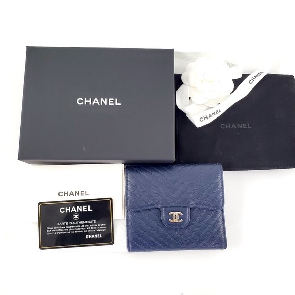 Authentic CHANEL Classic Navy Blue CaviarCompact Quilted Flap Chevron Wallet - Picture 2 of 14